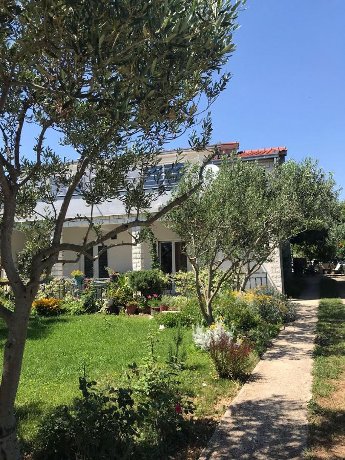 Soba Za Odmor P&E Hotel Kastel Stafilic Exterior photo